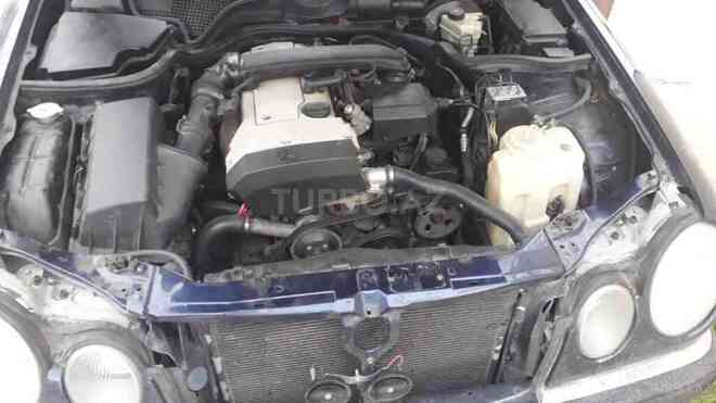 Mercedes E 200 1997, 260,000 km - 2.0 l - Bakı