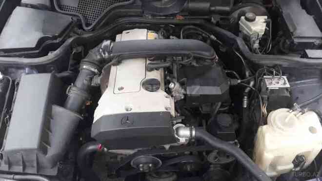 Mercedes E 200 1997, 260,000 km - 2.0 l - Bakı