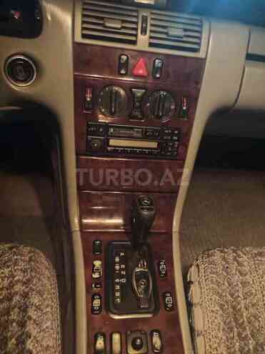 Mercedes E 200 1997, 260,000 km - 2.0 l - Bakı