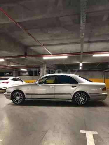 Mercedes E 320 1999, 350,000 km - 3.2 l - Bakı