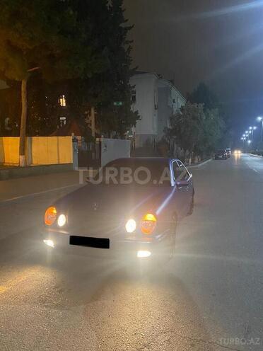 Mercedes E 270 2000, 420,000 km - 2.7 л - Sumqayıt
