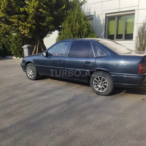 Opel Vectra 1992, 350,000 km - 1.8 л - Bakı
