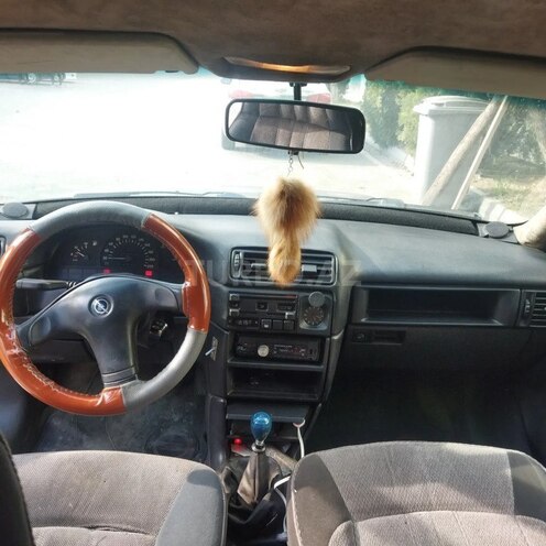 Opel Vectra 1992, 350,000 km - 1.8 л - Bakı