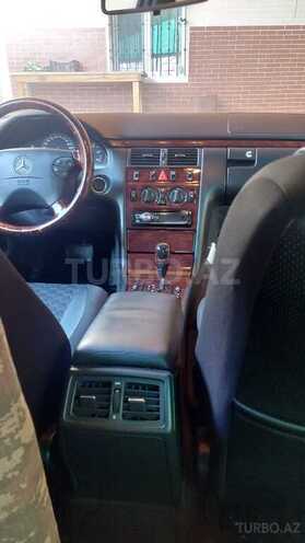 Mercedes E 220 2000, 314,000 km - 2.2 л - Bakı
