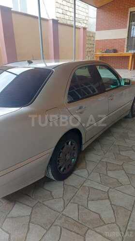 Mercedes E 220 2000, 314,000 km - 2.2 л - Bakı