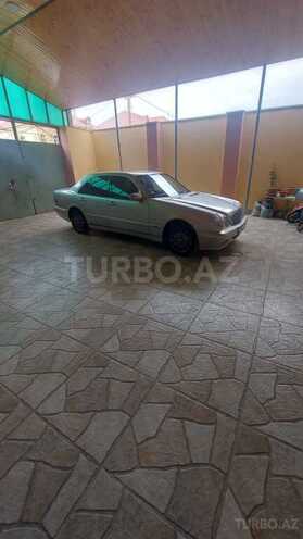 Mercedes E 220 2000, 314,000 km - 2.2 л - Bakı