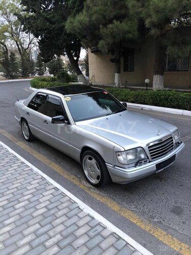 Mercedes E 220 1995, 538,421 km - 2.2 l - Bakı