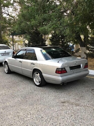 Mercedes E 220 1995, 538,421 km - 2.2 l - Bakı