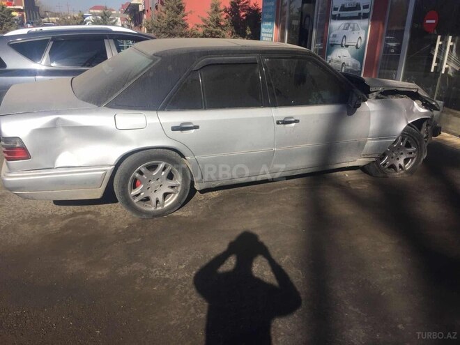 Mercedes E 220 1995, 538,421 km - 2.2 l - Bakı