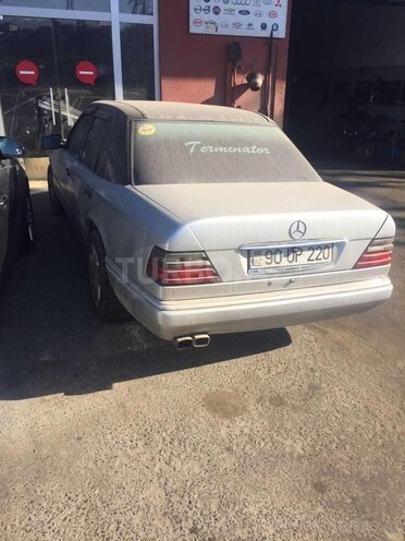 Mercedes E 220 1995, 538,421 km - 2.2 l - Bakı