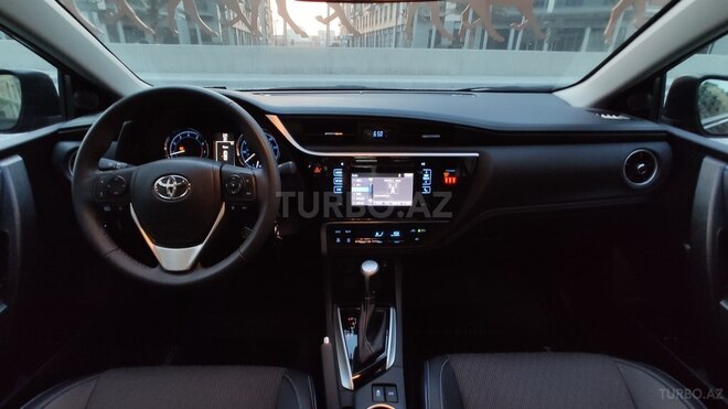 Toyota Corolla 2017, 16,900 km - 1.8 l - Bakı