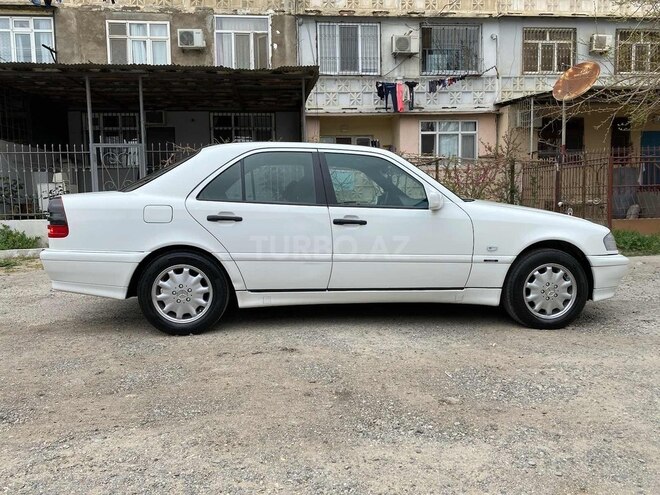 Mercedes C 220 1999, 255,000 km - 2.2 л - Bakı