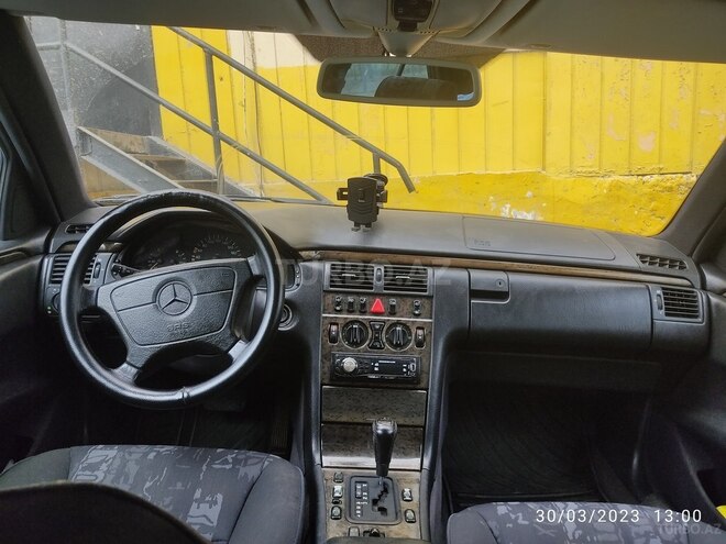 Mercedes E 240 1998, 411,362 km - 2.4 л - Bakı