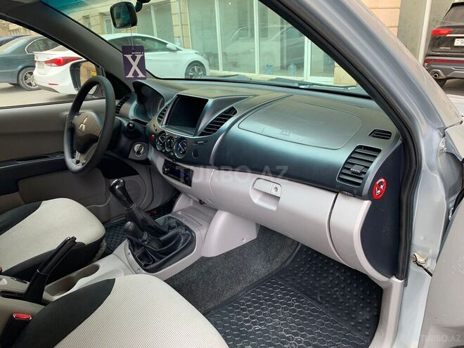 Mitsubishi L200 2012, 232,000 km - 2.5 l - Bakı