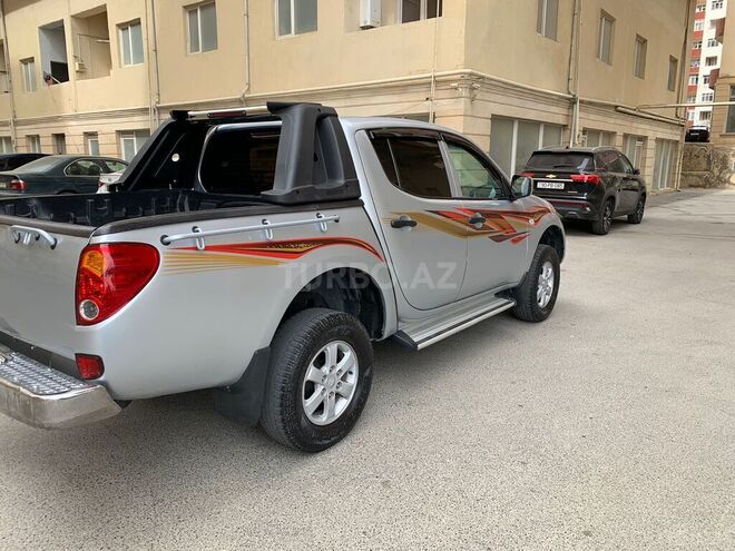 Mitsubishi L200 2012, 232,000 km - 2.5 l - Bakı