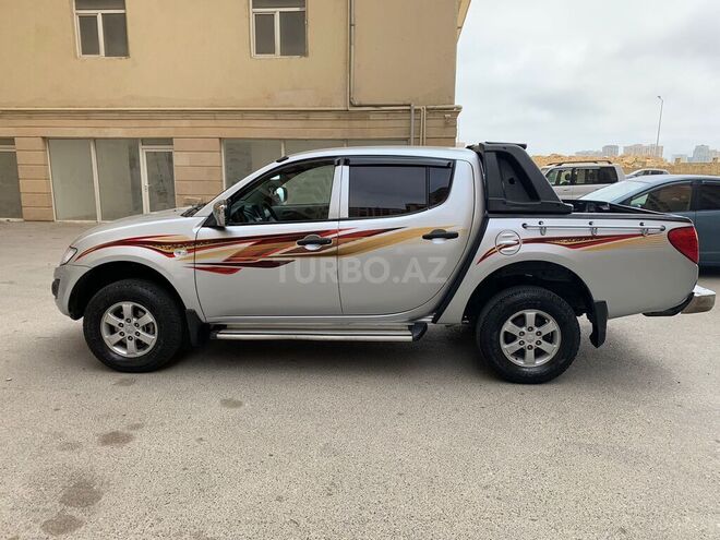 Mitsubishi L200 2012, 232,000 km - 2.5 l - Bakı
