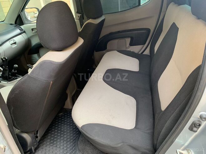 Mitsubishi L200 2012, 232,000 km - 2.5 l - Bakı