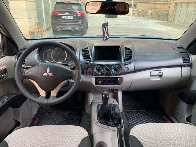 Mitsubishi L200 2012, 232,000 km - 2.5 l - Bakı