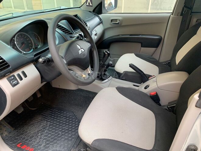 Mitsubishi L200 2012, 232,000 km - 2.5 l - Bakı