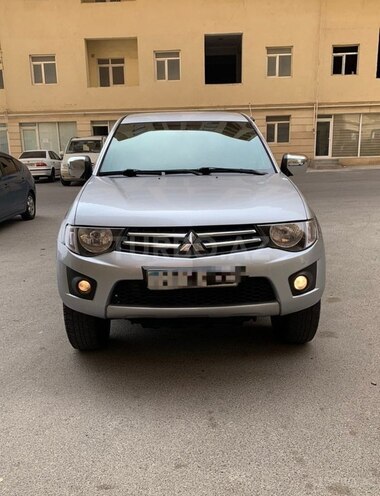 Mitsubishi L200 2012, 232,000 km - 2.5 l - Bakı