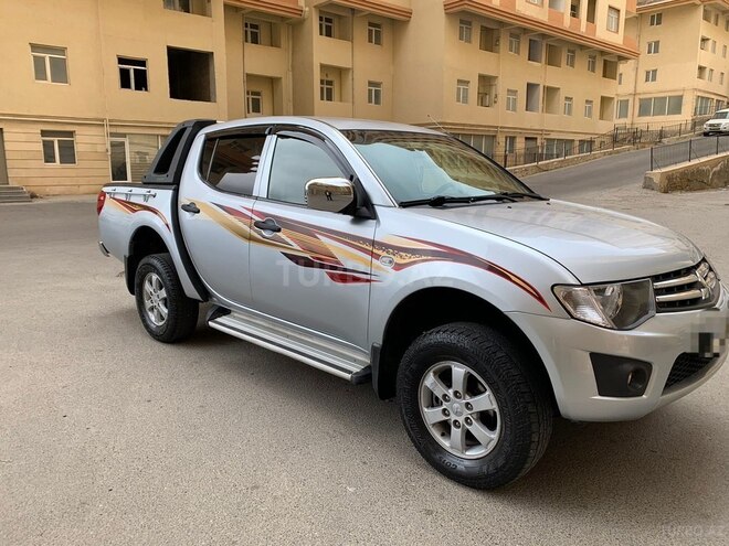 Mitsubishi L200 2012, 232,000 km - 2.5 l - Bakı