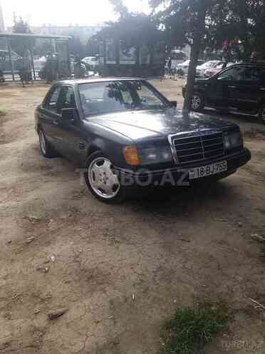 Mercedes E 230 1986, 265,809 km - 2.3 л - Bakı
