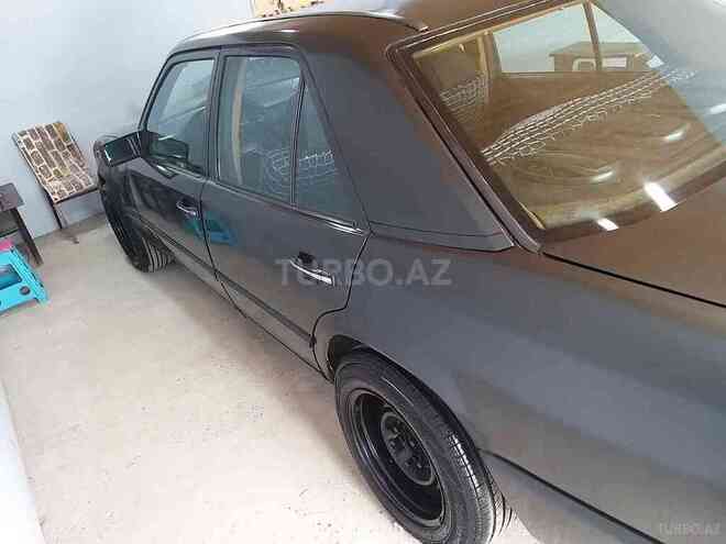 Mercedes E 230 1986, 265,809 km - 2.3 л - Bakı