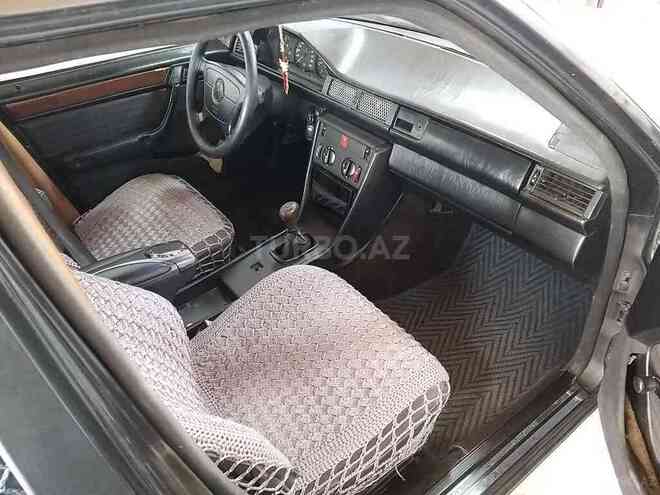 Mercedes E 230 1986, 265,809 km - 2.3 л - Bakı