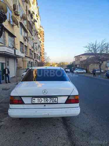 Mercedes E 220 1990, 100,000 km - 2.2 l - Bakı