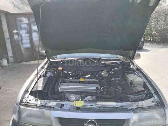 Opel Vectra 1994, 380,000 km - 2.0 l - Bakı