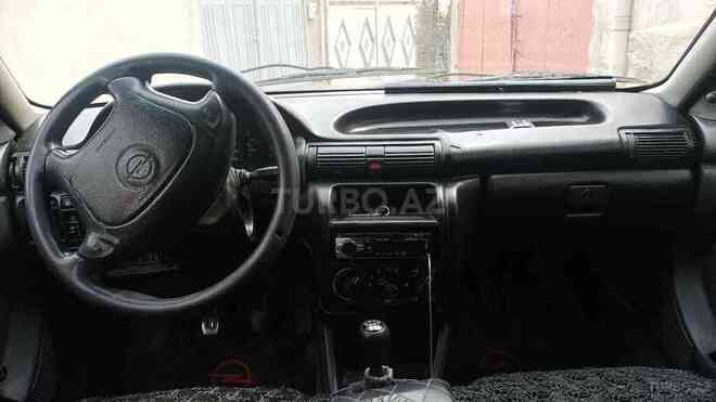 Opel Astra 1995, 236,542 km - 1.8 л - Bakı