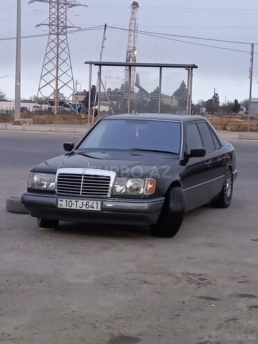 Mercedes E 230 1991, 174,000 km - 2.3 l - Bakı
