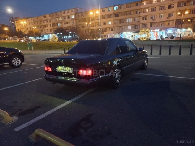 Mercedes E 230 1991, 174,000 km - 2.3 l - Bakı
