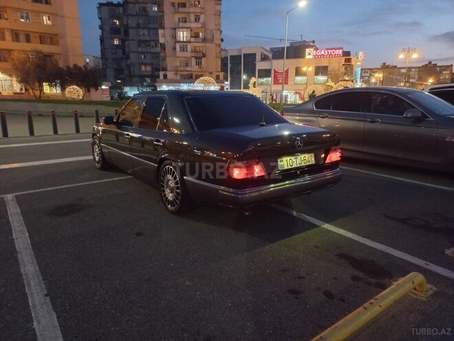 Mercedes E 230 1991, 174,000 km - 2.3 l - Bakı