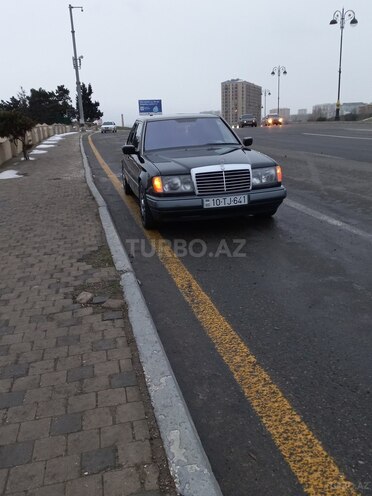 Mercedes E 230 1991, 174,000 km - 2.3 l - Bakı