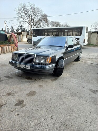 Mercedes E 230 1991, 174,000 km - 2.3 l - Bakı