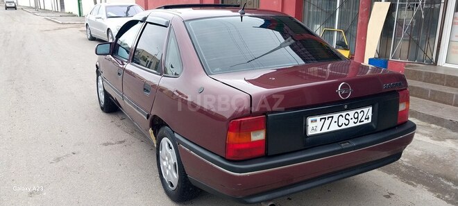 Opel Vectra 1991, 213,146 km - 2.0 l - Qazax