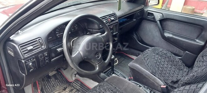 Opel Vectra 1991, 213,146 km - 2.0 l - Qazax
