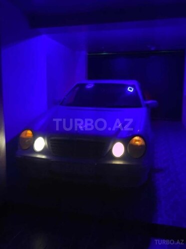 Mercedes E 240 2000, 278,000 km - 2.6 l - Quba