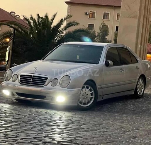 Mercedes E 240 2000, 278,000 km - 2.6 l - Quba