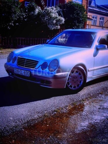 Mercedes E 240 2000, 278,000 km - 2.6 l - Quba