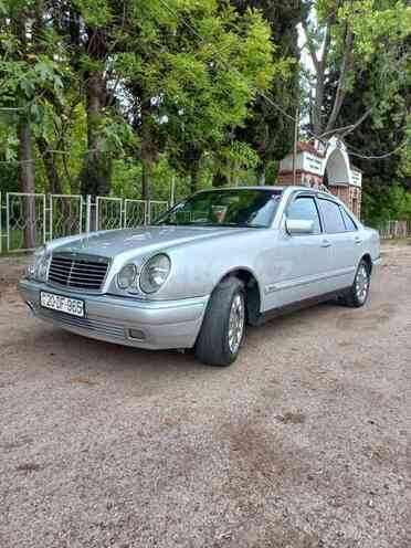 Mercedes E 220 1996, 216,587 km - 2.2 l - Tovuz