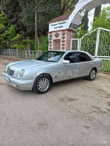 Mercedes E 220 1996, 216,587 km - 2.2 l - Tovuz