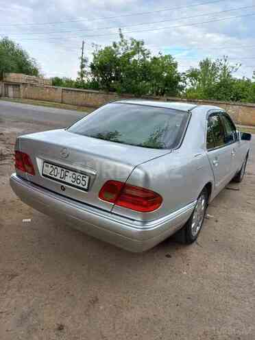 Mercedes E 220 1996, 216,587 km - 2.2 l - Tovuz