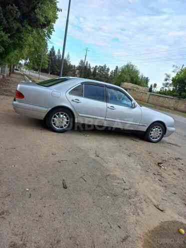 Mercedes E 220 1996, 216,587 km - 2.2 l - Tovuz