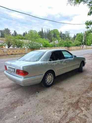 Mercedes E 220 1996, 216,587 km - 2.2 l - Tovuz