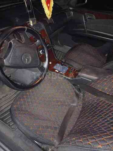 Mercedes E 220 1996, 216,587 km - 2.2 l - Tovuz