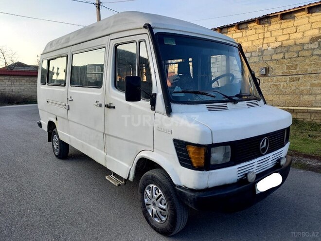 Mercedes 208 D 1991, 260,000 km - 2.3 л - Quba