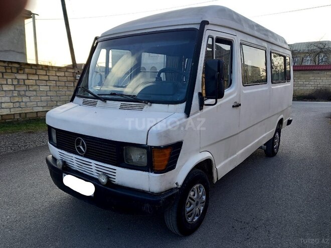 Mercedes 208 D 1991, 260,000 km - 2.3 л - Quba