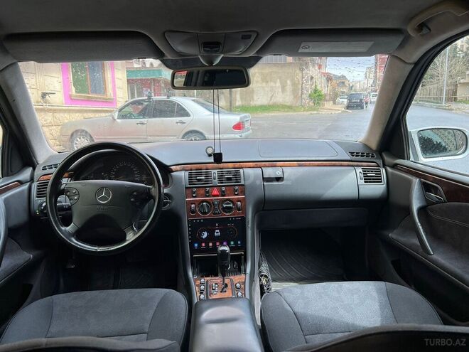 Mercedes E 220 2000, 420,000 km - 2.2 л - Bakı